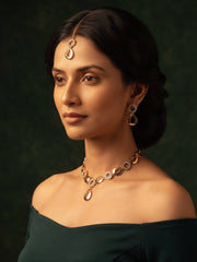 Women Gold Plated Traditional Jewellery Set With Mang Tika