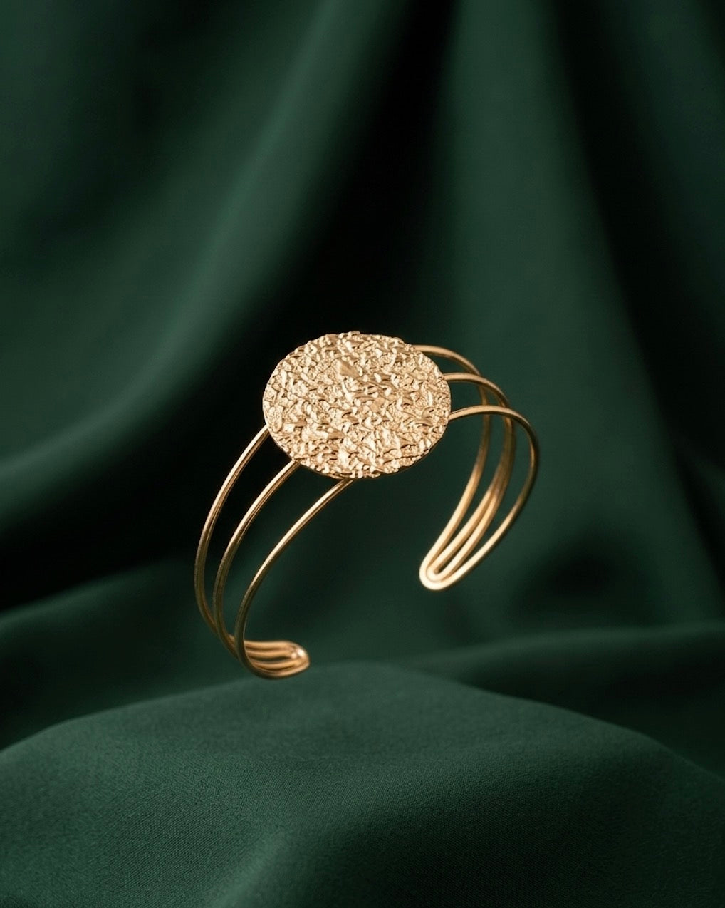 Conteporery Circular Design Slip-on Bracelet