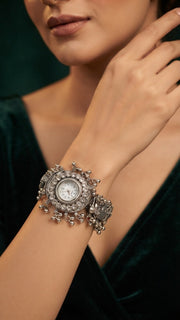 Silver Plated Trendy Bracelet Watch With Fancy Gungroo
