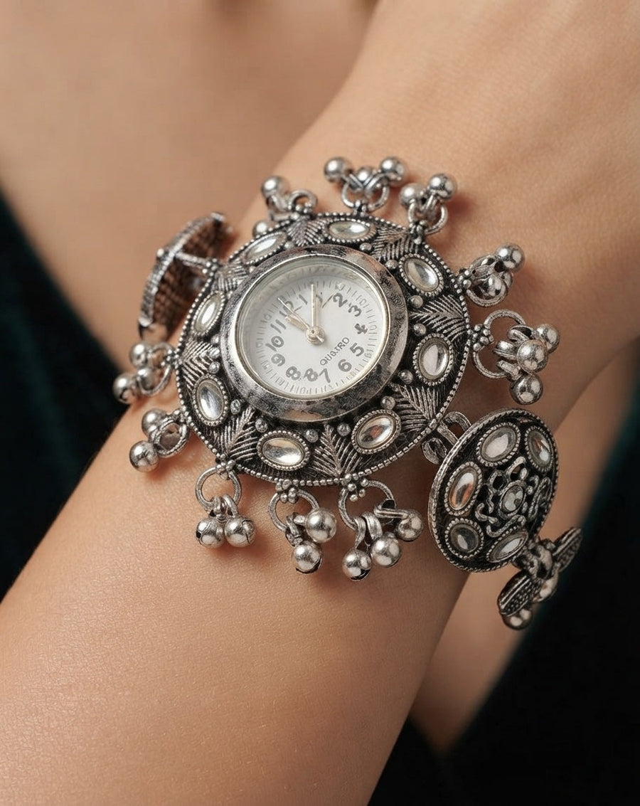 Silver Plated Trendy Bracelet Watch With Fancy Gungroo