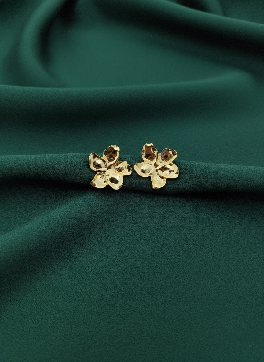Beautiful Flower Shaped Classic Studs