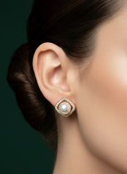 Artificial Diamond With Beautiful Pearl Studs
