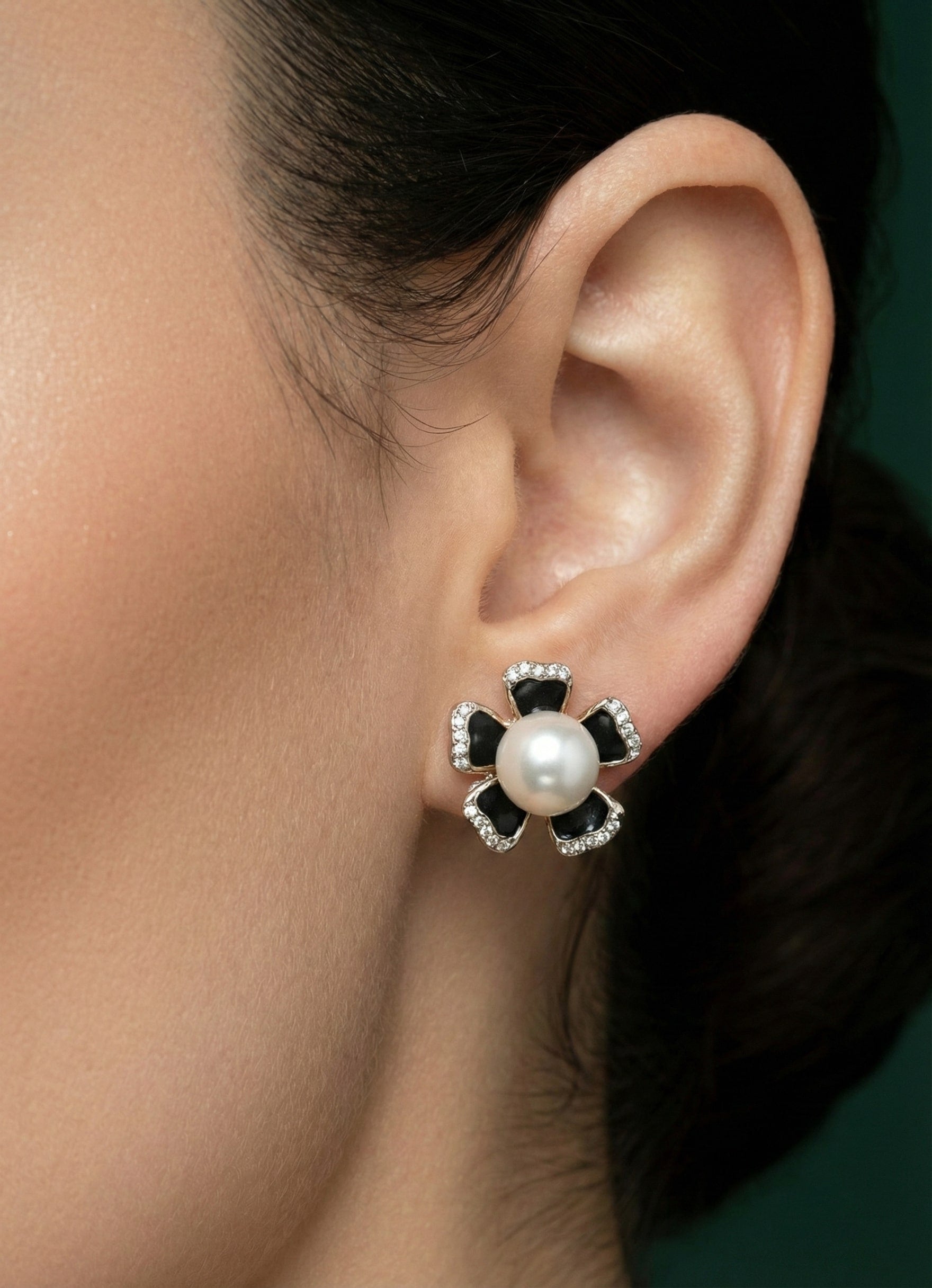Trendy Flower With Pearl Studs