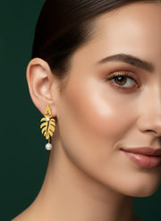 Golden Leaf With Pearl Earring