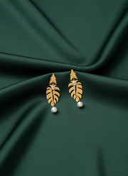 Golden Leaf With Pearl Earring