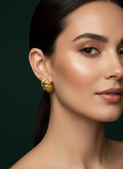 Elegant Seashell Classic Hoop