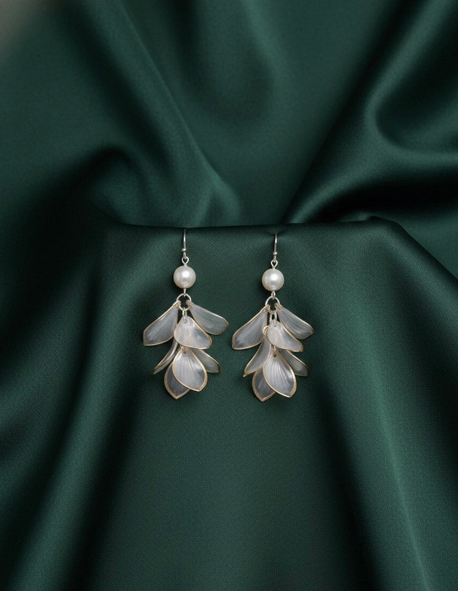 Beautiful Pearl With White Petals Earrings