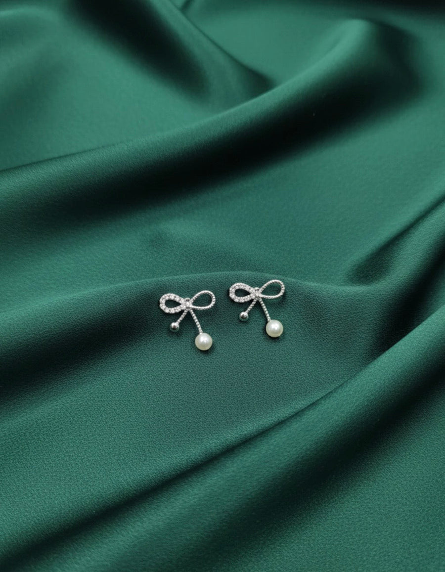 Women Sliver Plated Bow Earing with Pearl Drop