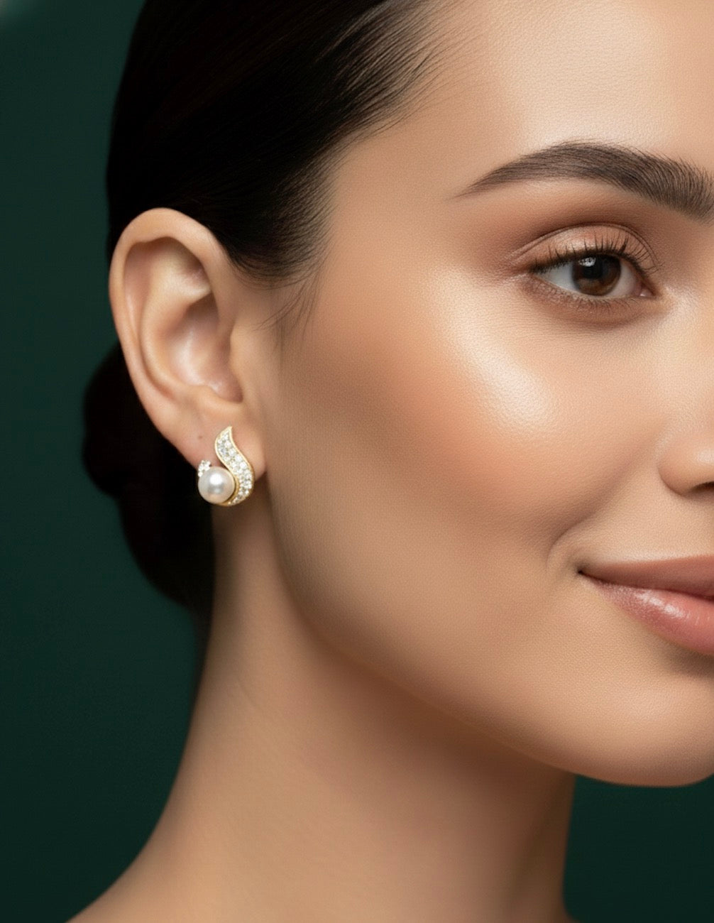 Artificial Diamond With Pearl Studs
