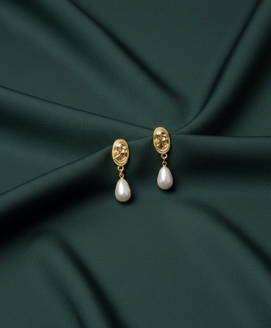 Beautiful Pearl Drop Earring