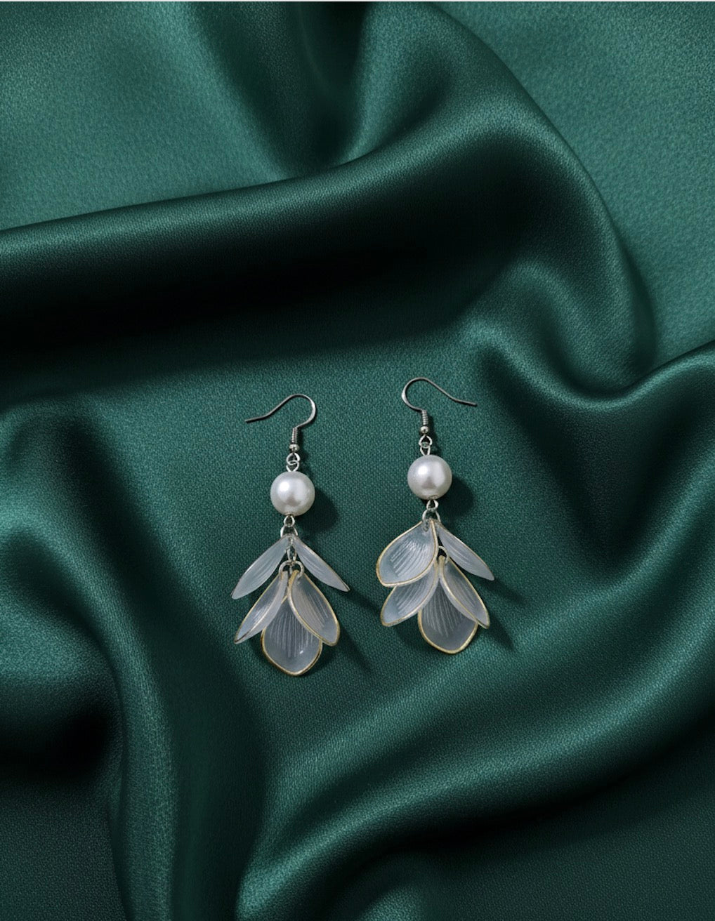 Unique Style Pearl & Petals Earrings