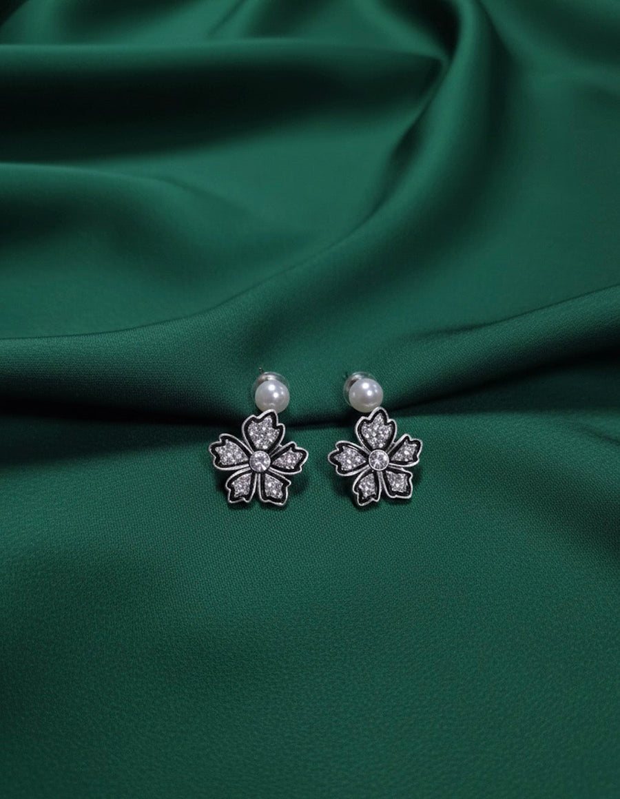 Trendy Pack of 2 Lightweight Mini Studs
