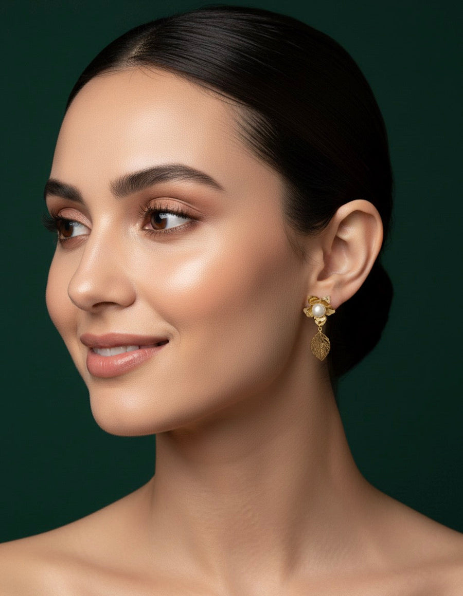 Women Gold Plated Flower & Leaf Shaped Earing