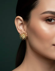 Women Gold Plated Minimal Earing