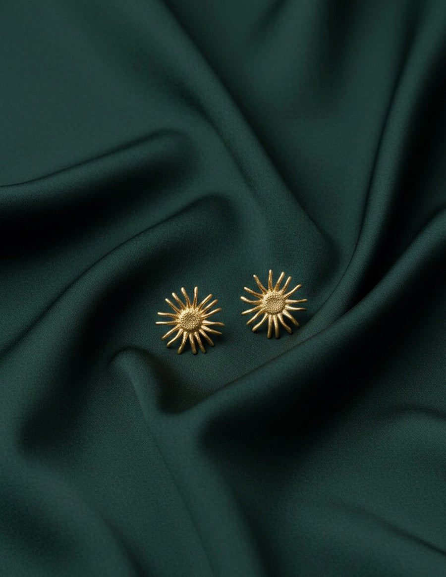 Women Gold Plated Minimal Earing