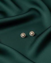 Women Gold & Pearl Studed Earing