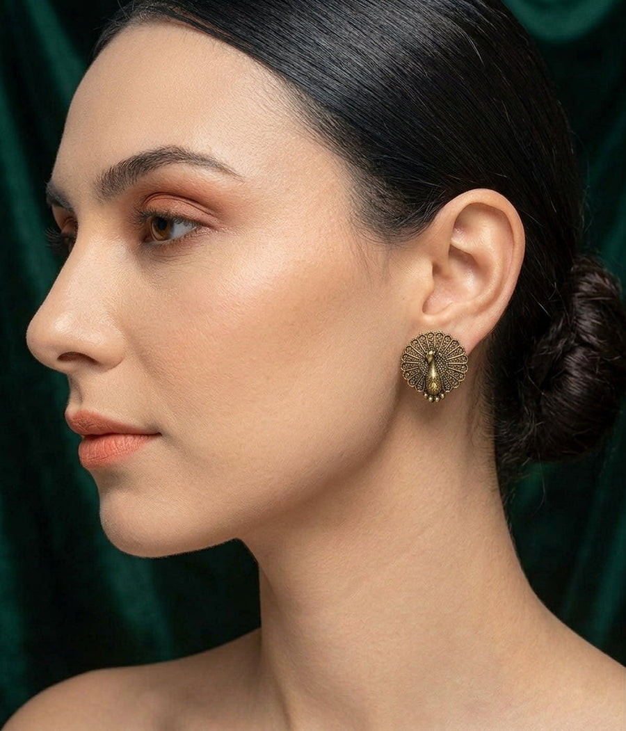 Gold pleated Studs