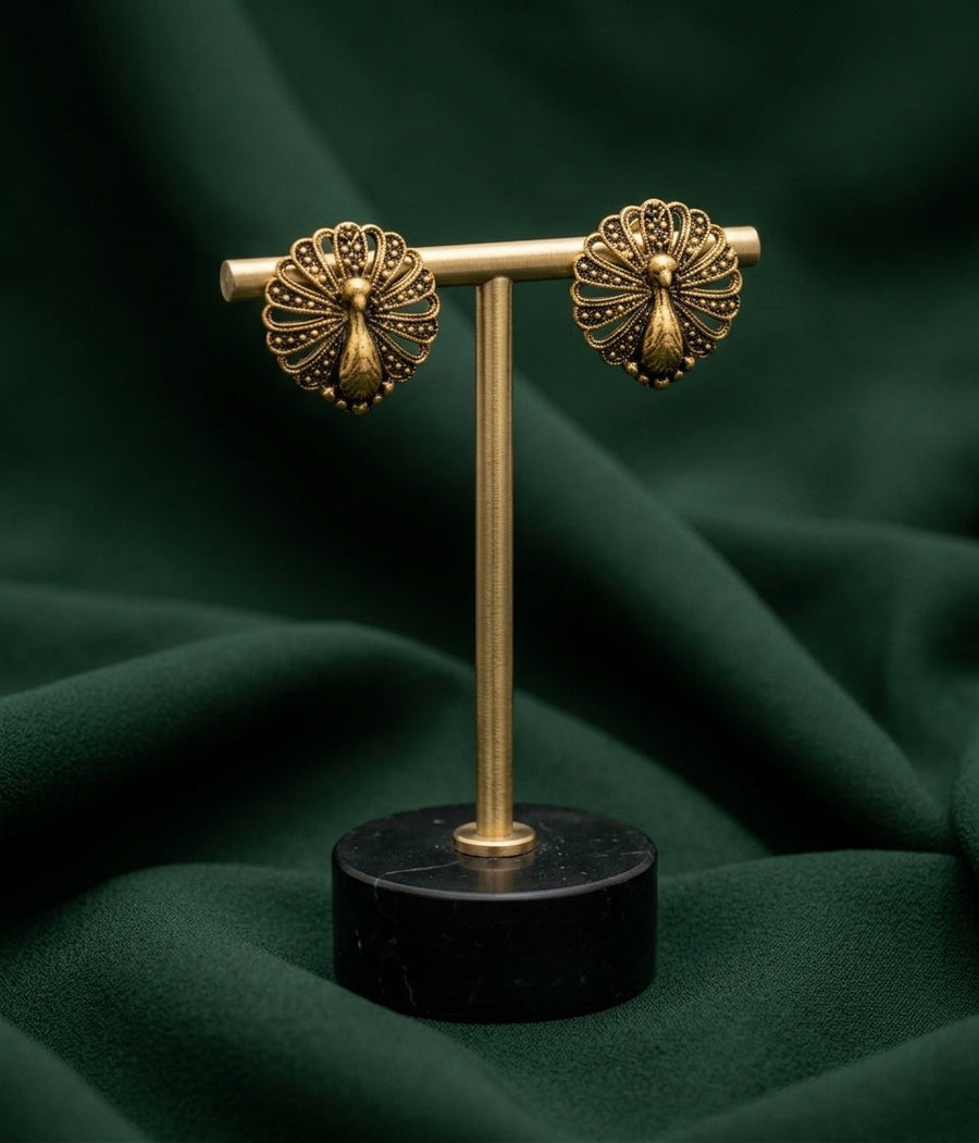 Gold pleated Studs
