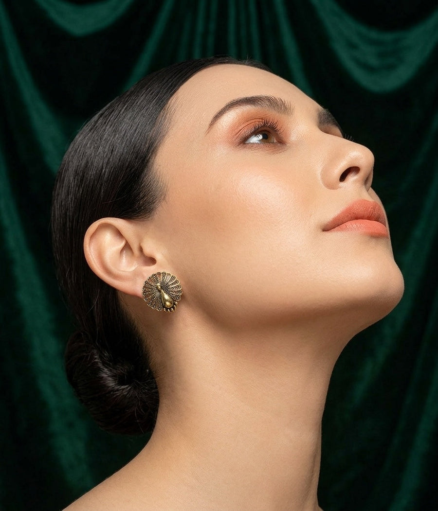 Gold pleated Studs
