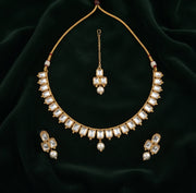 Women Gold Plated Kundan Beaded Jewellery Set With Mang Tikka