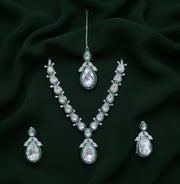Women Silver Plated Trendy Kundan Jewellery Set With Mang Tikka