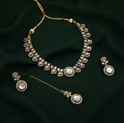 Women Gold Plated Kundan Beaded Jewellery Set With Mang Tika