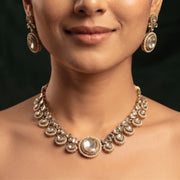 Women Gold Plated Kundan Beaded Jewellery Set With Mang Tika