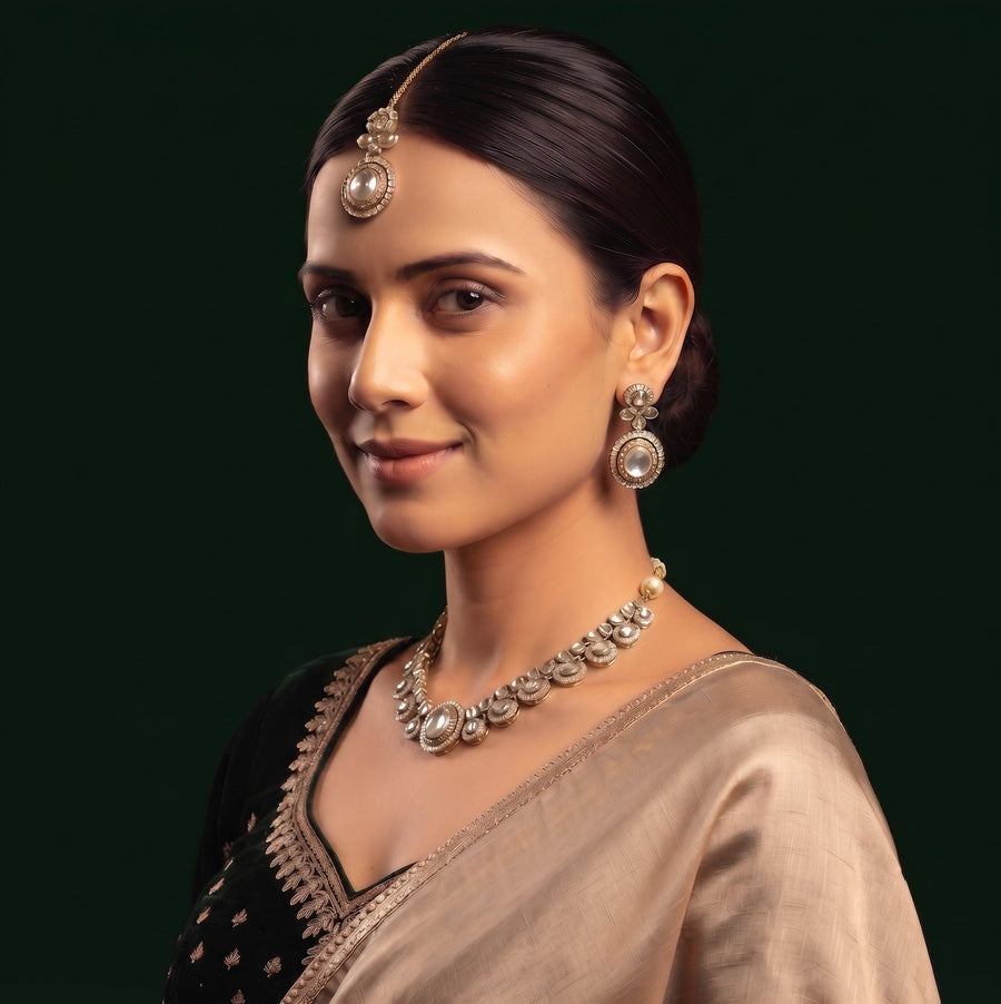 Women Gold Plated Kundan Beaded Jewellery Set With Mang Tika