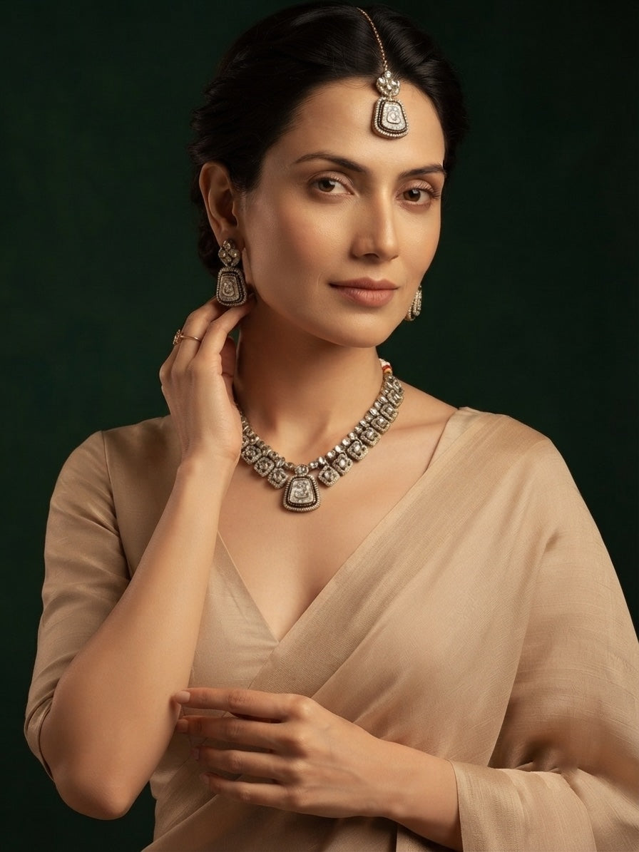 Women Gold Plated Kundan Beaded Jewellery Set With Mang Tika