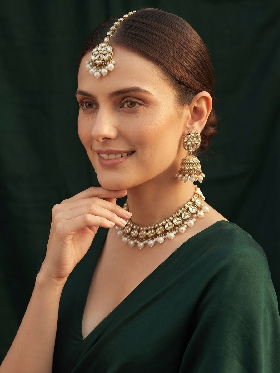 Women Gold Plated Kundan Beaded Jewellery Set With Mang Tika