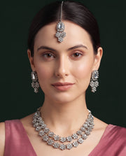Women Silver Plated Kundan Beaded Jewellery Set With Mang Tikka