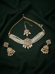 Women Gold Plated Kundan Beaded Jewellery Set With Mang Tikka