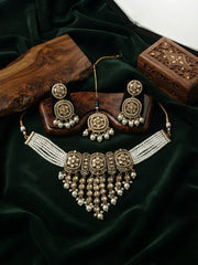 Women Gold Plated Kundan Beaded Jewellery Set With Mang Tikka