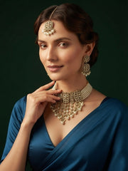Women Gold Plated Kundan Beaded Jewellery Set With Mang Tikka