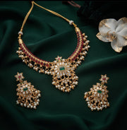 Women Gold Plated Kundan Beaded Jewellery Set
