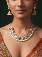 Women Gold Plated Kundan Beaded Jewellery Set