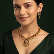 Women Gold Plated Kundan Beaded Jewellery Set