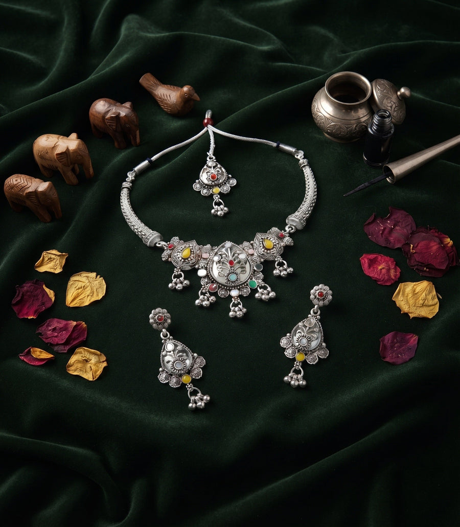 Women Silver Plated Stone Beaded Oxidised Jewellery Set With Mang Tikka