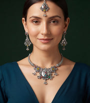 Women Silver Plated Stone Beaded Oxidised Jewellery Set With Mang Tikka
