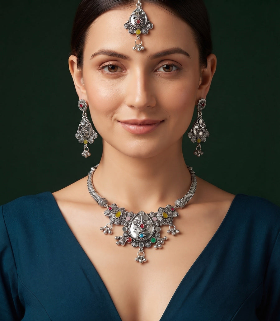Women Silver Plated Stone Beaded Oxidised Jewellery Set With Mang Tikka