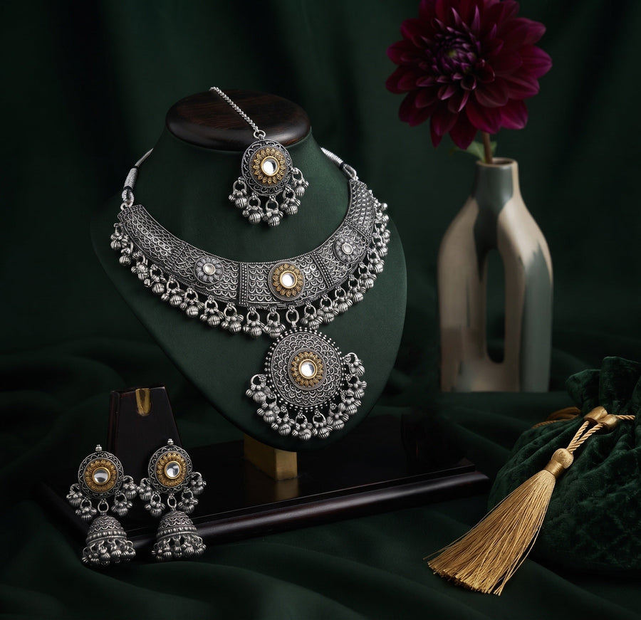 Women Silver Plated Oxidised Jadau Jewellery Set With Mang Tikka