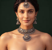 Women Silver Plated Oxidised Jadau Jewellery Set With Mang Tikka