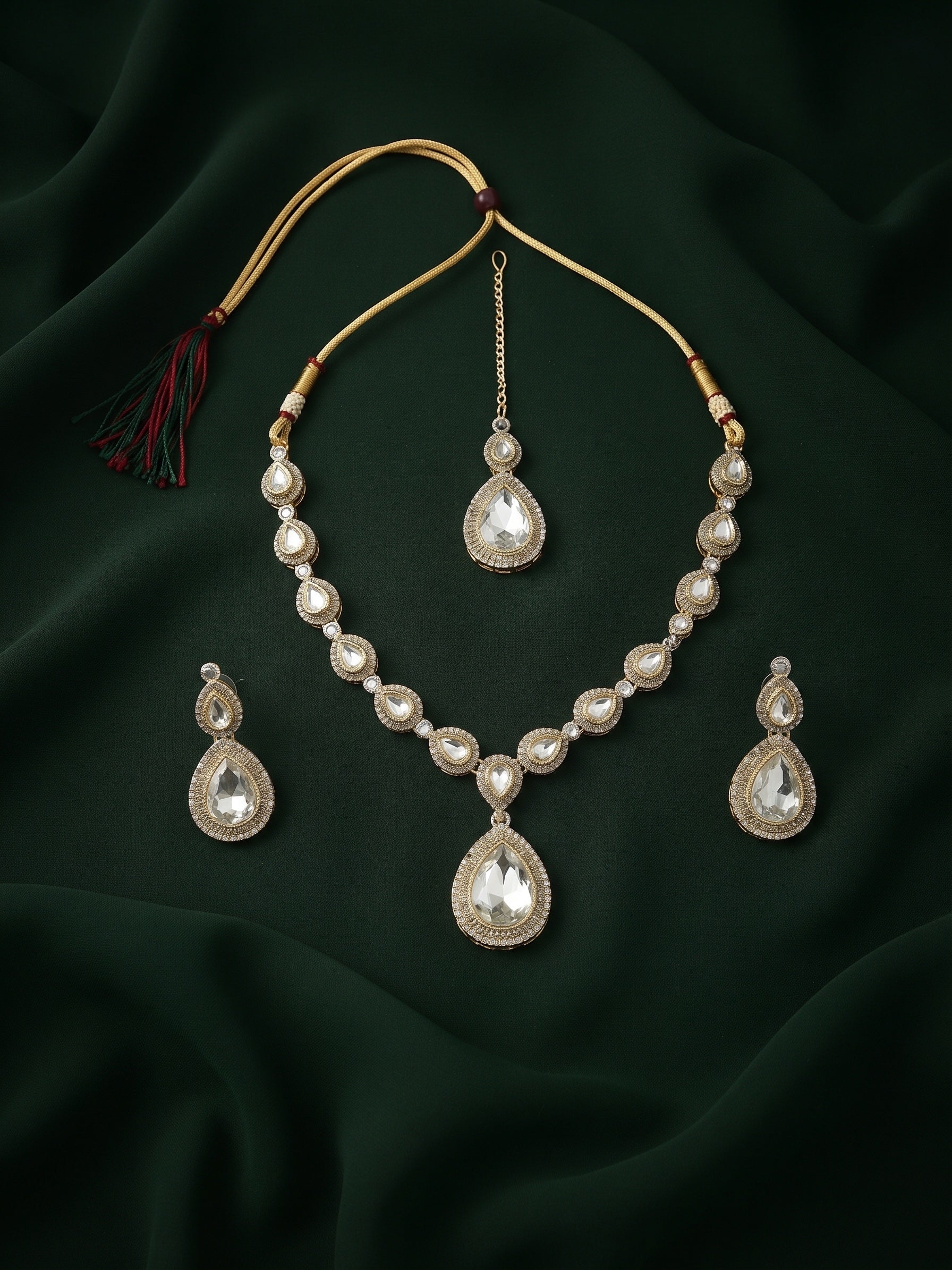 Women Gold Plated Kundan Beaded Jewellery Set