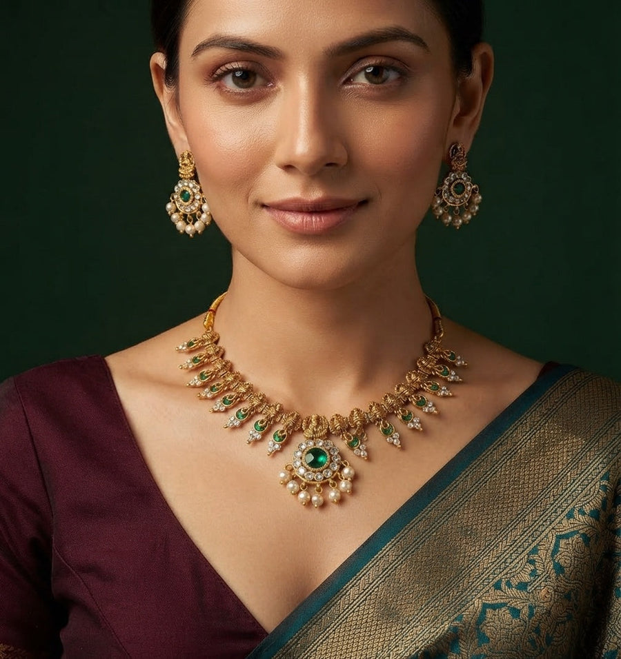 Women Gold Plated Stone Beaded Jewellery Set