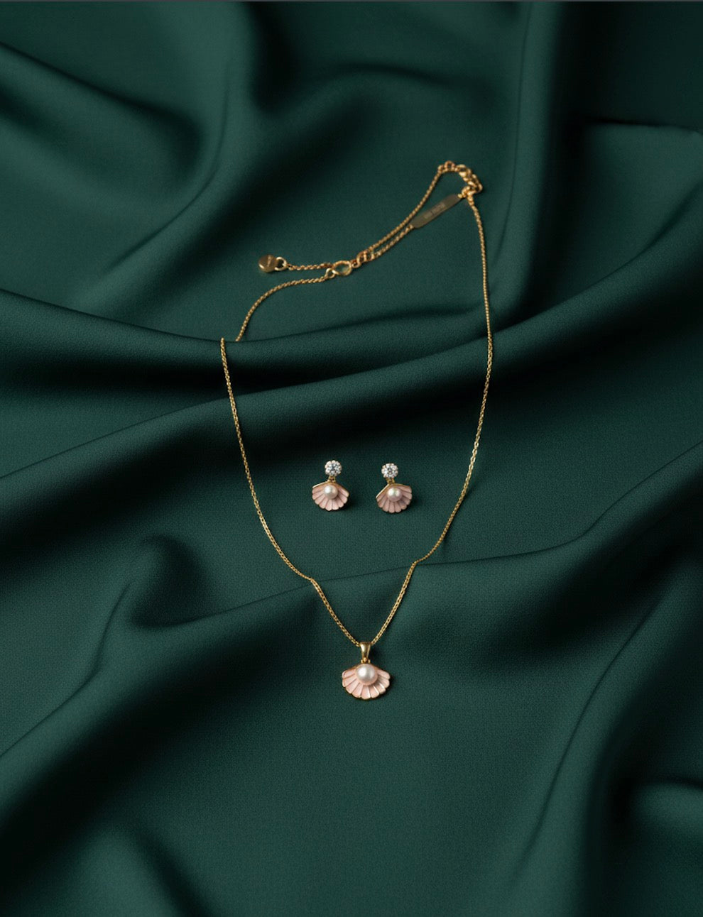 Elegant Sea Shell Pearl Pendant Chain With Earrings