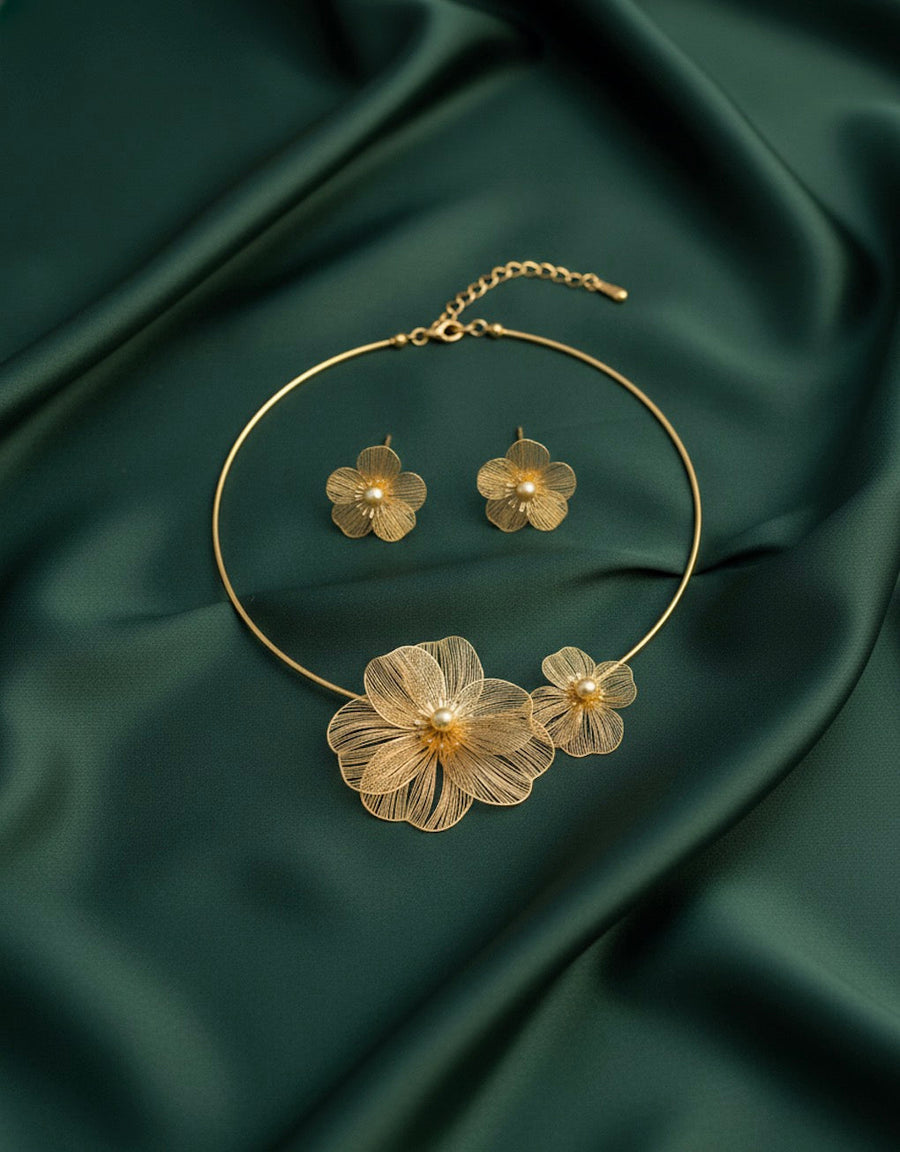 Women Contemporary  Statement  Necklace With Earings