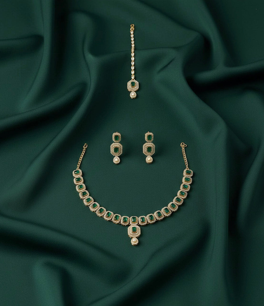 Emerald Kundan Necklace With Earings & Mang Tika