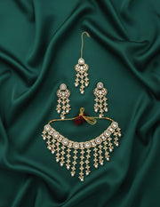 Emerald Kundan Necklace With Earings & Mang Tika