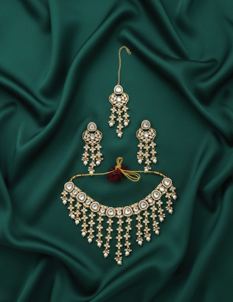 Emerald Kundan Necklace With Earings & Mang Tika