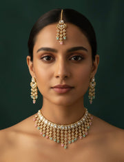 Fancy Emerald Kundan Necklace With Earings & Mang Tika
